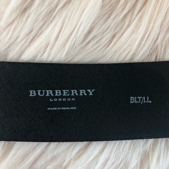 Incredible Burberry Black Leather Belt - Picture 5 of 6